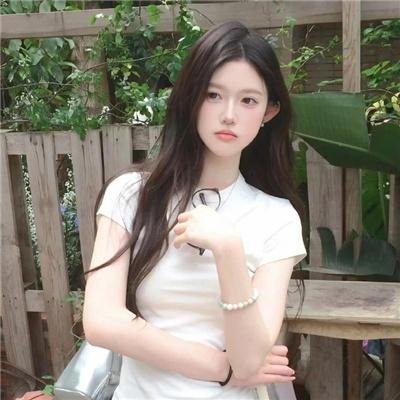 女人在家海报