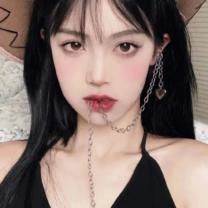 自由夫人海报
